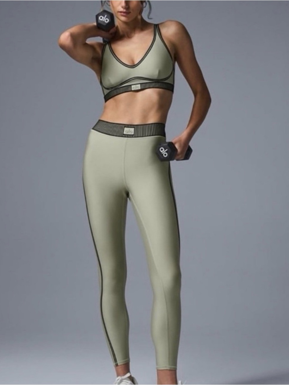 ALO Yoga SET High-Waist 7/8 Legging in Sage with Contrast Trim and matching bra